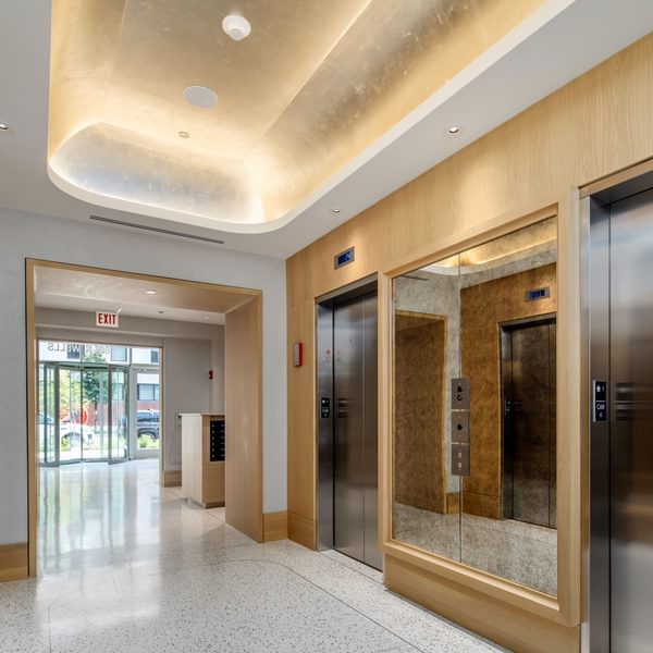 868 N Wells Elevators