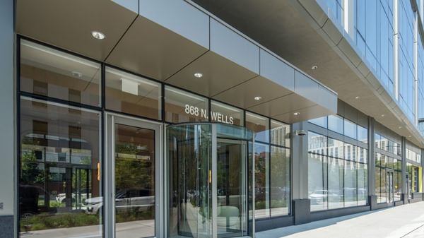 868 N Wells Entrance