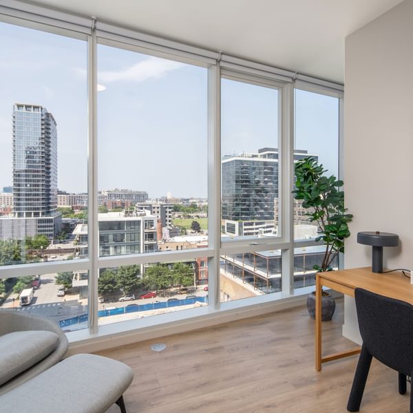 868 N Wells Floorto Ceiling Windows